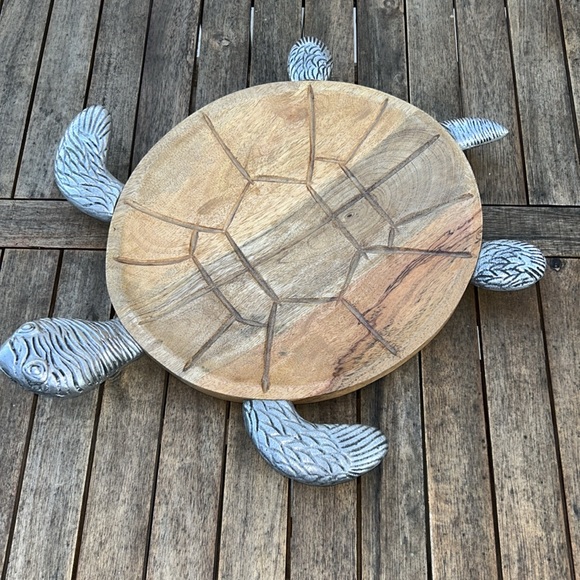 Tommy Bahama Wooden and cast metal Sea Turtle Serving Platter - Picture 3 of 7